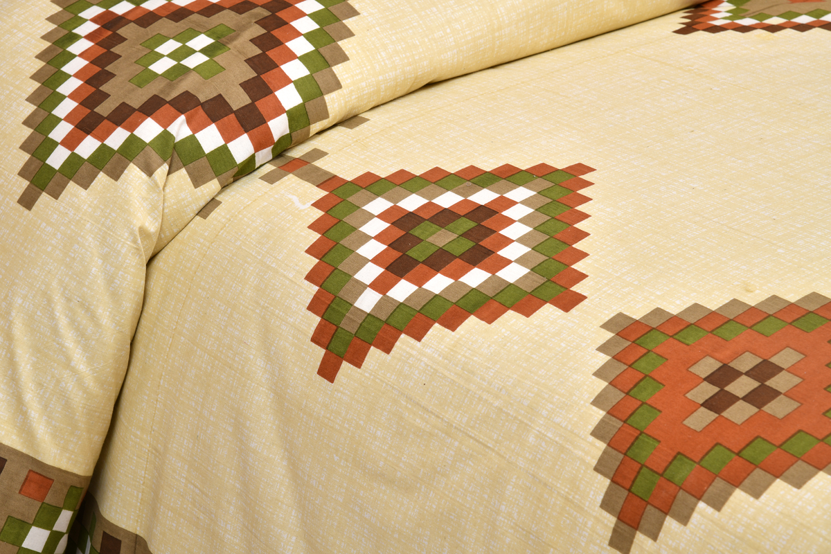 King Size Bedsheet. 100x108 inch approx. 1 Bedsheet 2 Pillow Covers.